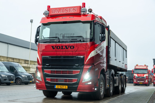 Volvo FH16-750 8x4WS 21